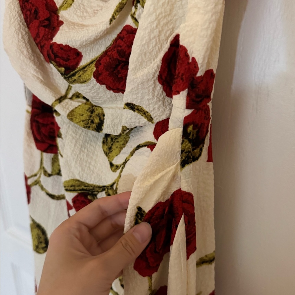 Medium Floral Dress – New | Elegant, Feminine & Flowy - Picture 9 of 10